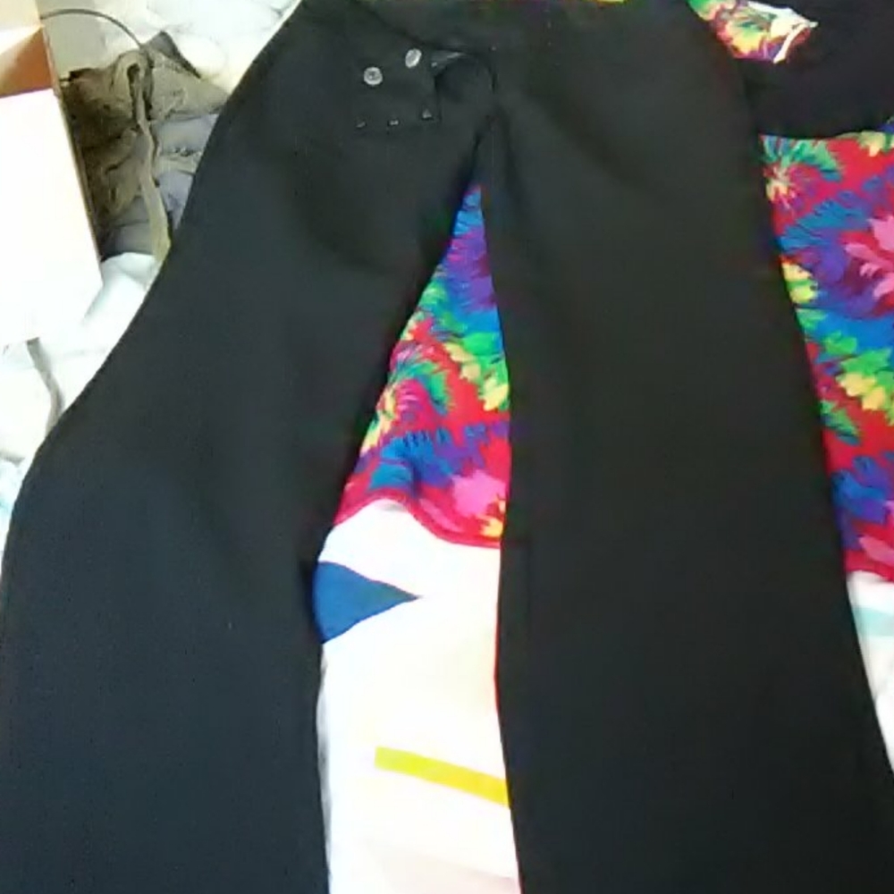 Capris - Picture 2 of 3